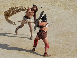 Gladiator-retiarius-Kampf-Nimes Gladiator-retiarius-Kampf-Nimes