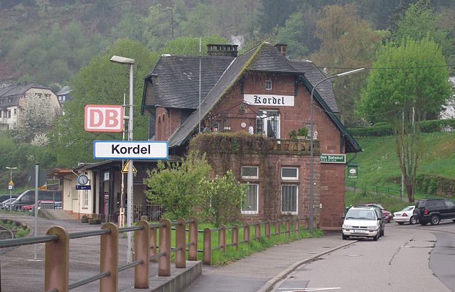 640px-Bahnhof_Kordel