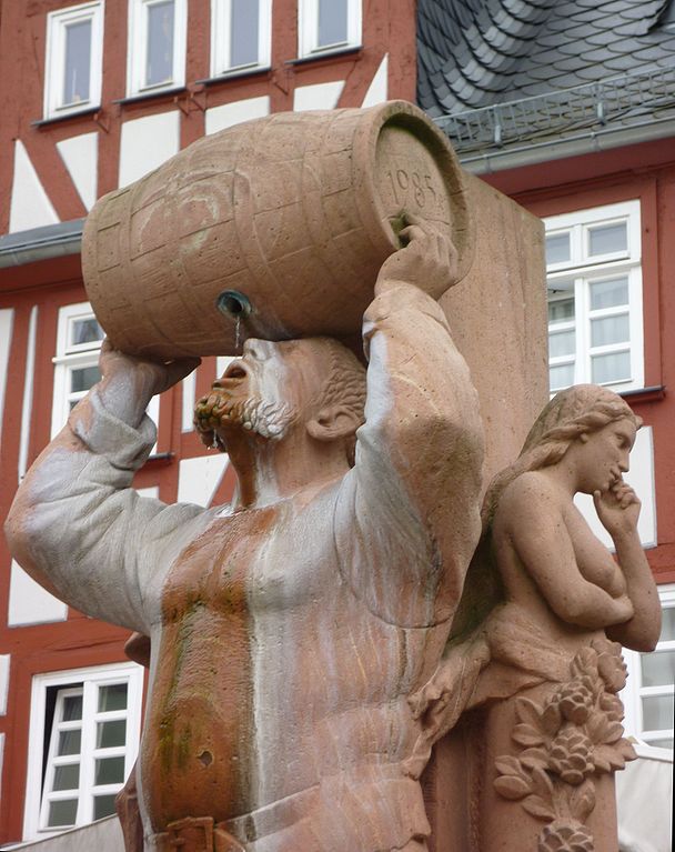 Weinfass Skulptur Weinfass_stemmend