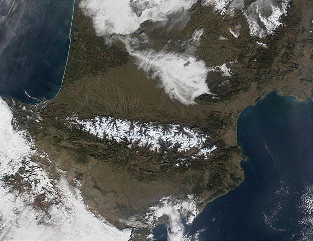 Pyrenäen Pyrenees_Mountains_view_from_satellite